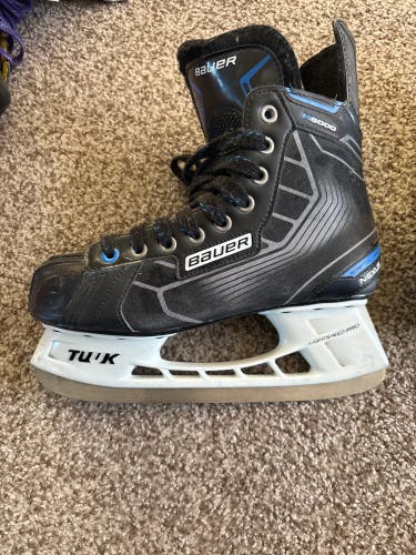 2016 Bauer Nexus N8000 Hockey Skates Regular Width Size 6 (Used)
