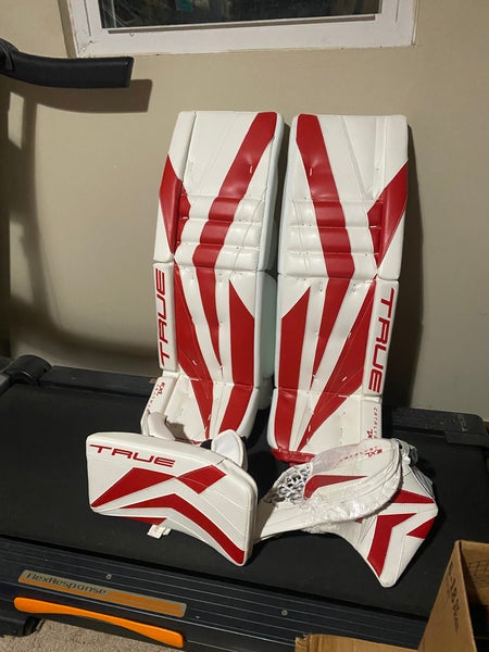 35" True 7X3 Regular Goalie Full Set White/Red (New)
