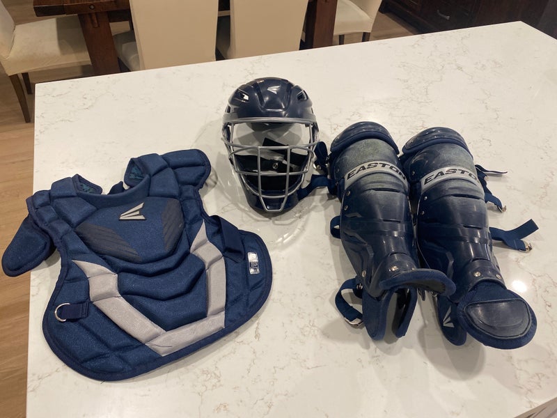 Navy Easton Gametime Catcher's Set (Used)