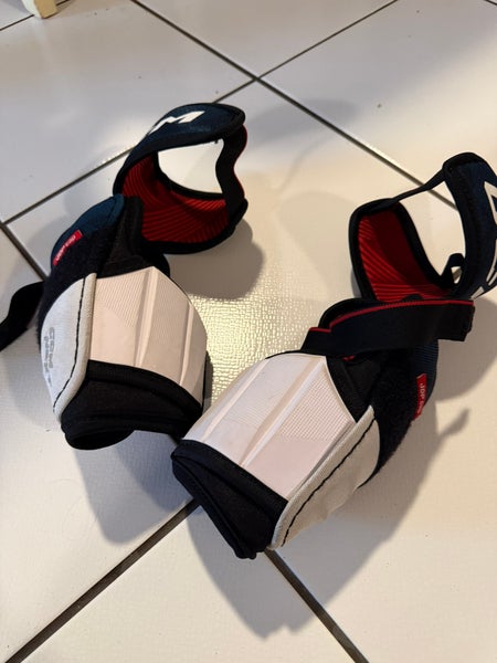 Junior Large CCM Next Elbow Pads (Used)