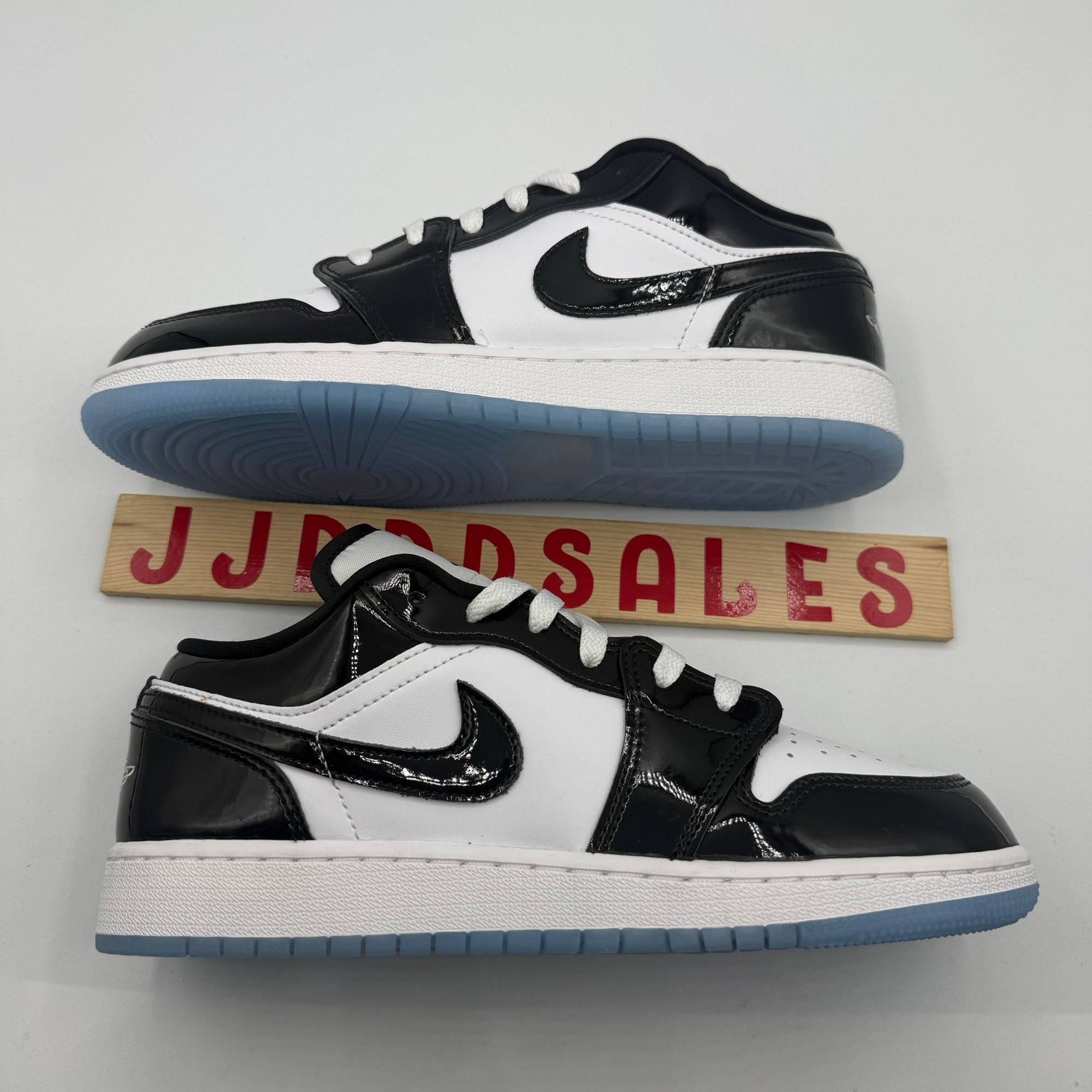 Nike Air Jordan 1 Low SE Concord White Black Shoes DV1333  display picture 1