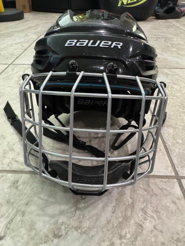 Small Bauer Re-Akt 55 Helmet (Used)