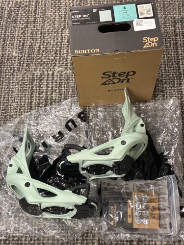 Women's Small Burton Step On Snowboard Bindings (New)