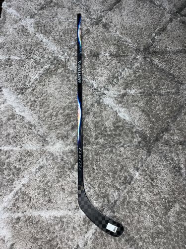 Intermediate Bauer Vapor FlyLite Right Handed Hockey Stick P92 55 Flex (Used)