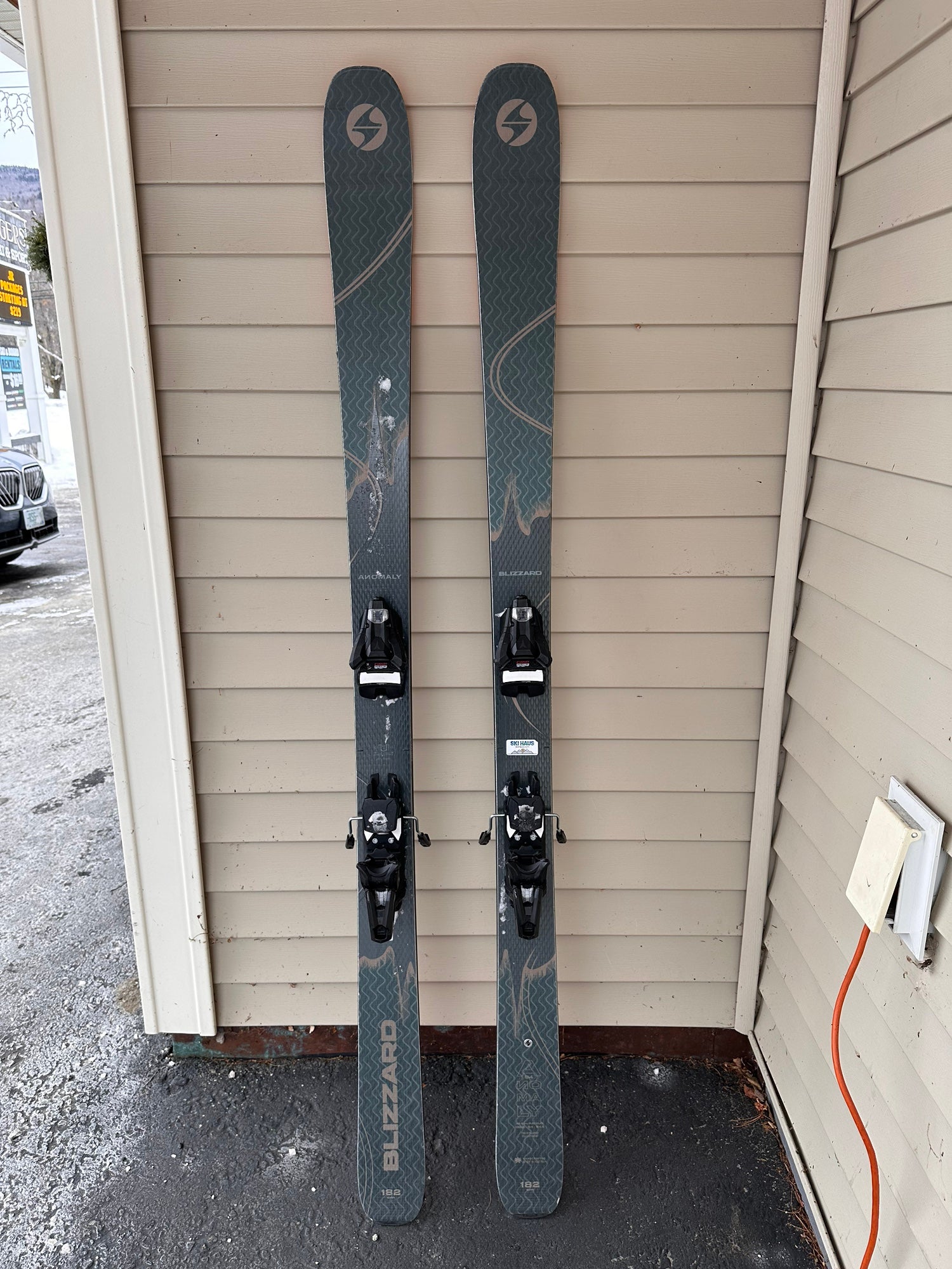 Blizzard Rustler 9 Skis 180 W/Salomon Strive 14 Bindings, NEW 2024