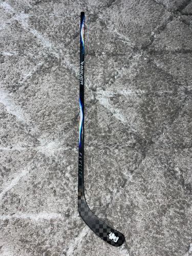 Intermediate Bauer Vapor FlyLite Right Handed Hockey Stick P92 55 Flex (Used)