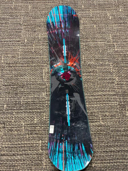 Burton Deja Vu Flying V Snowboard 141 cm (Used) | SidelineSwap