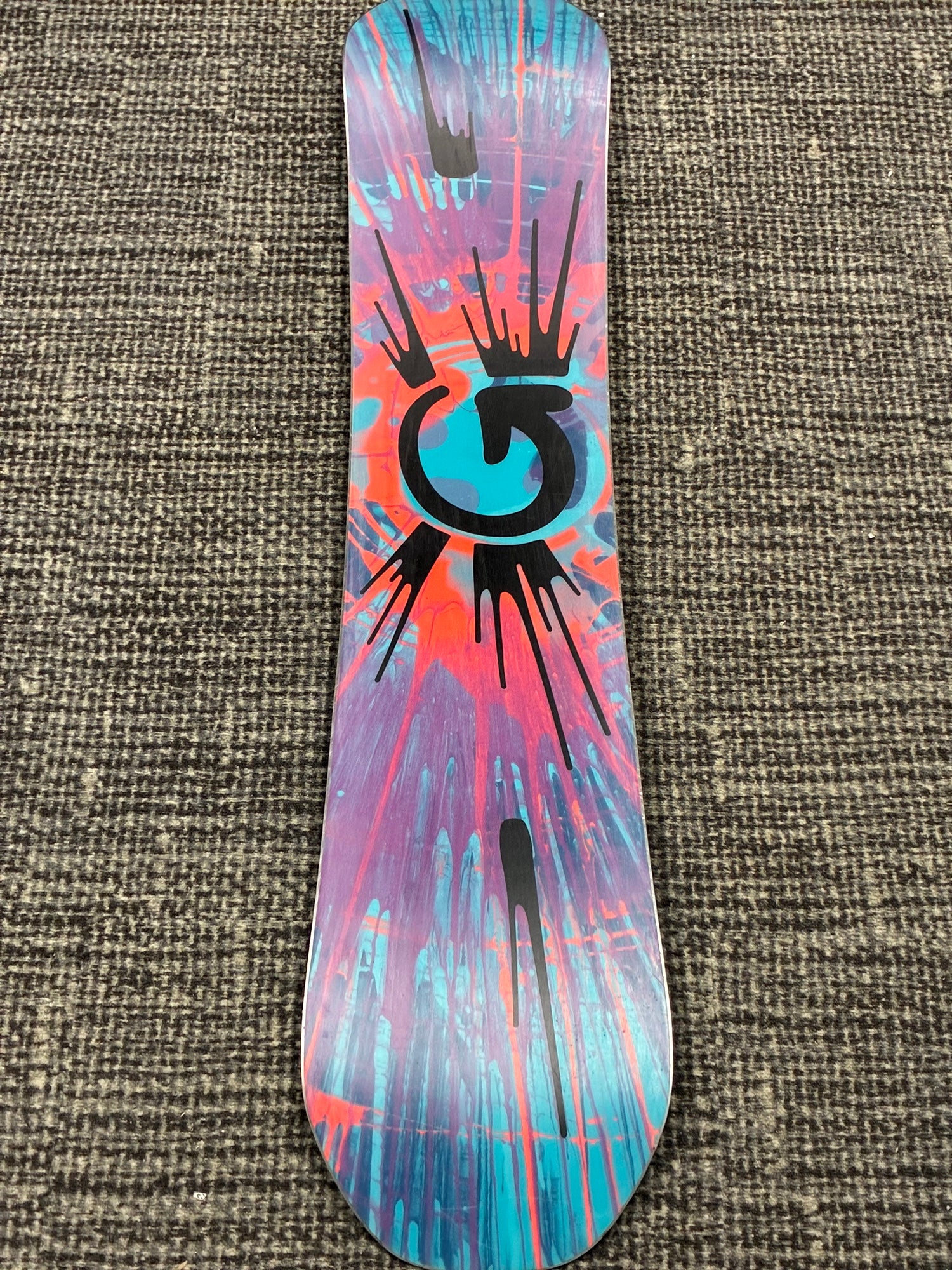 Burton Deja Vu Flying V Snowboard 141 cm (Used) | SidelineSwap