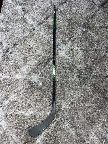 Intermediate Warrior Covert QR6 Pro Right Handed Hockey Stick W03 65 Flex (New)