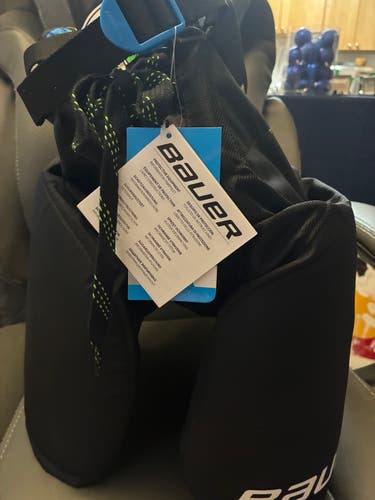 Men's Junior Medium Bauer X Hockey Pants (New)