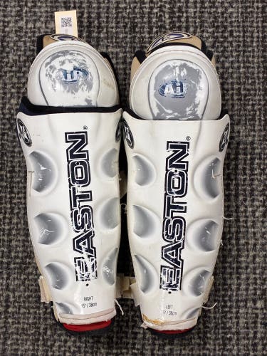 Senior Easton z air Shin Pads 15" (Used)