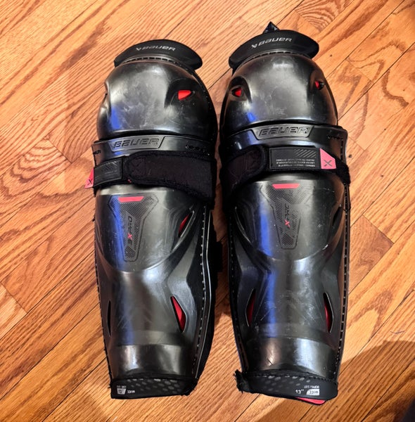 Intermediate Bauer Vapor 3X Pro 13" Shin Pads (Used)