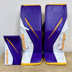 Pro Custom Bauer Hyperlite 2 Goalie Pads- Medium+
Blocker