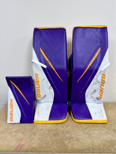 Pro Custom Bauer Hyperlite 2 Goalie Pads- Medium+
Blocker