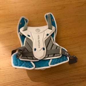 Medium Youth Maverik MAX EKG Shoulder Pads (Used)