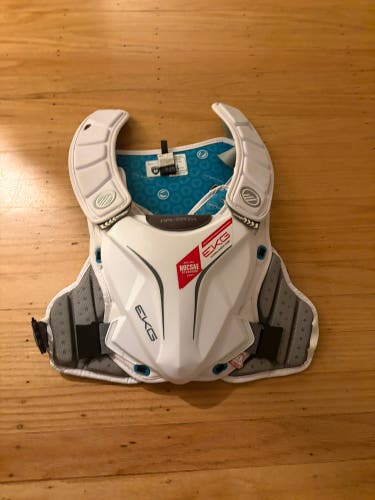 Medium Youth Maverik MAX EKG Shoulder Pads (Used)