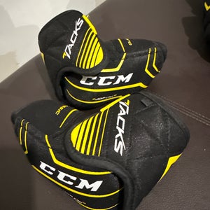 Junior Small CCM Tacks Elbow Pads (Used)