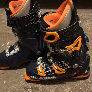 Men's Scarpa Freedom 100 Boot 26.5, Midnight / Orange