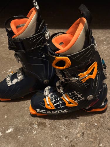 Men's Scarpa Freedom 100 Boot 26.5, Midnight / Orange