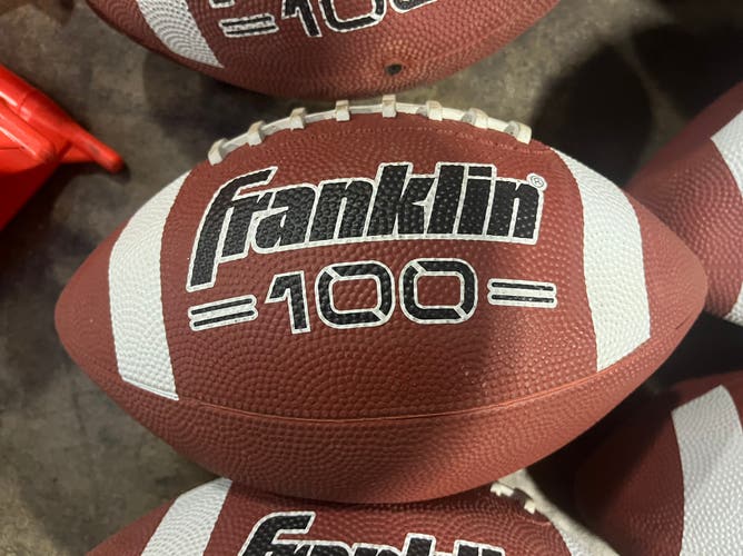 Franklin Sports Grip-Rite 100 Series Rubber Junior Footballs