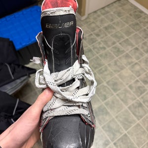 2014 Bauer Vapor APX2 Hockey Skates Regular Width 10.5 (Used)
