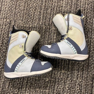 Burton Freestyle Snowboard Boots I Women’s 7
