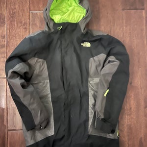 The North Face 3 in 1 Ski Jacket Black/Gray Youth Size 14/16 (like new)