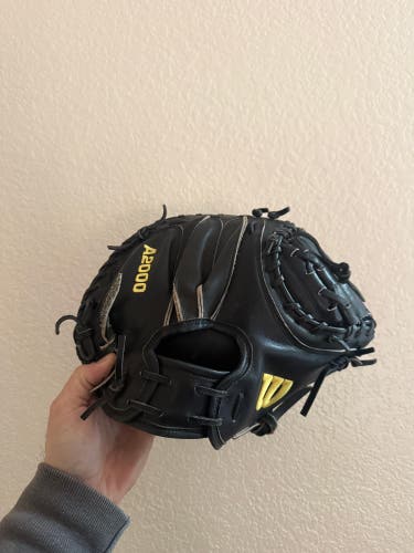 Wilson A2000 RH Catcher's Baseball Glove 32.5" (Used)