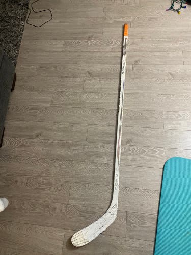 Senior Bauer Proto-R Right Handed Hockey Stick P28 87 Flex (Used)