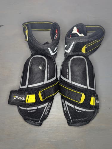Junior Small CCM Tacks 9550 Elbow Pads (Used)