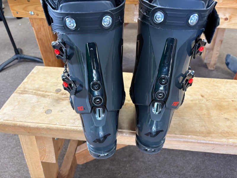 Mondo 28 & 28.5 Men's Nordica SpeedMachine Racing Ski Boots Stiff Flex (New)