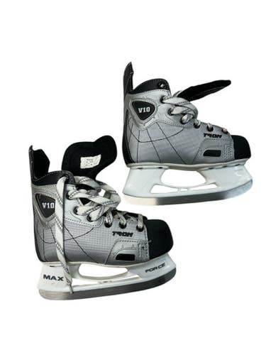 Used V10 Intermediate Hockey Skate Black And Grey Intermediate 3.5 11835-S000203503