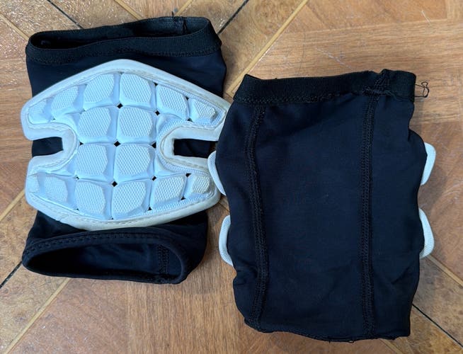 Medium/Large Adult Under Armour VFT Sleeves Arm Pads (Used)