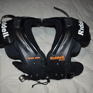 Riddell Blaze Football Shoulder Pads, Youth Large (13-14") - Great Condition!