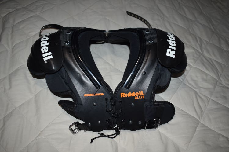 Riddell Blaze Football Shoulder Pads, Youth Large (13-14") - Great Condition!