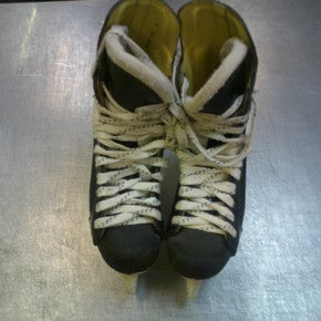 Used CCM 152 Intermediate Hockey Skate Intermediate 5.0 11339-S000198035