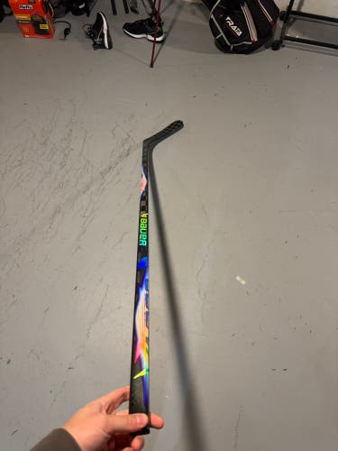 Slightly used Bauer Vapor Flylite 77 Flex P92 RH