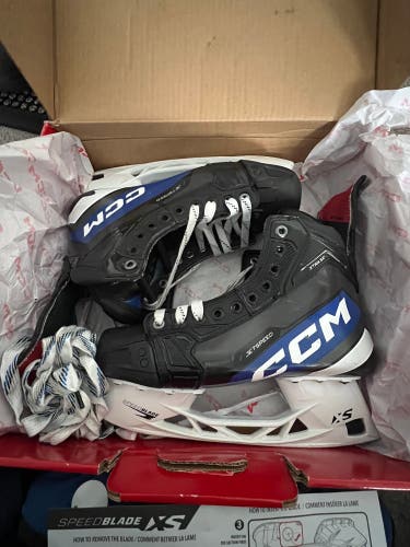 2023 CCM JetSpeed XTRA SE Hockey Skates Wide Width 8.5 (Used)