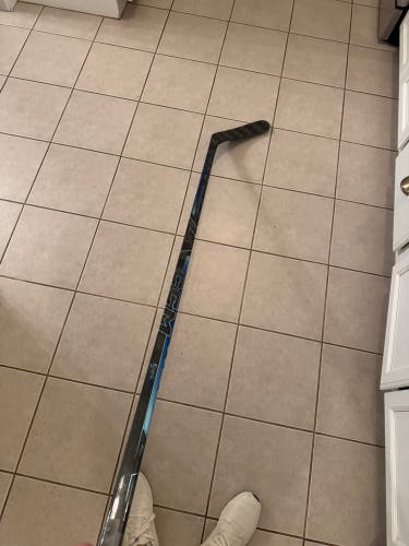 Slight Used CCM VIZION 2.0 (2025) RH 75 P29+1/4
