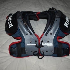Riddell Pursuit Football Shoulder Pads, Youth Small (11-12") - Great Condition!