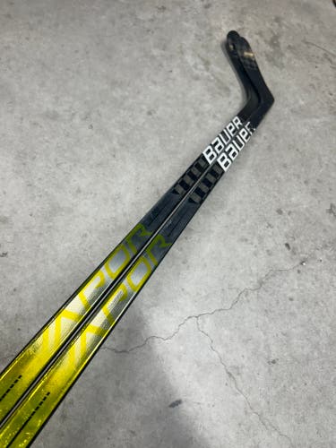 2 Pack 87 Flex Custom P90TM Senior Bauer Vapor Hyperlite Left Hand Hockey Stick (New) Pro Stock
