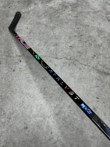 75 Flex Custom P28 Senior True Catalyst 9x3 Right Hand Hockey Stick Pro Stock (New)