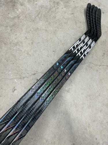 4 PACK 80 Flex P28M Senior True Hzrdus 9x4 Left Hand Hockey Stick Pro Stock (New)