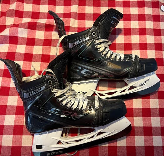 CCM Ribcor 100k Pro Hockey Skates Wide-10.5