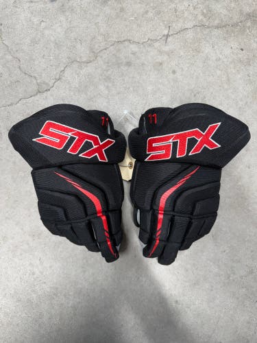 13” STX Surgeon Pro Chicago Blackhawks Gloves Pro Stock NHL (New)