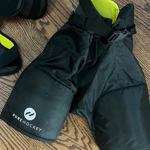 Youth medium Pure Hockey player shorts/breezers