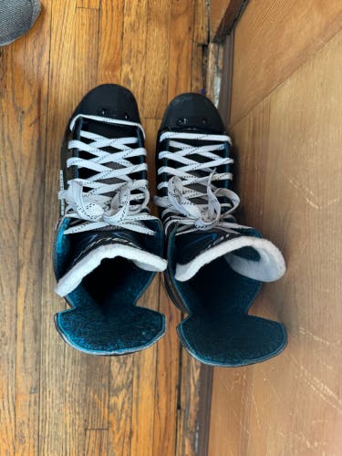 2021 Bauer X-LP Hockey Skates Regular Width 9 (Used)