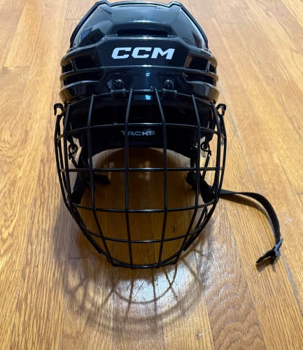 Large CCM Tacks 720 Helmet (Like New)