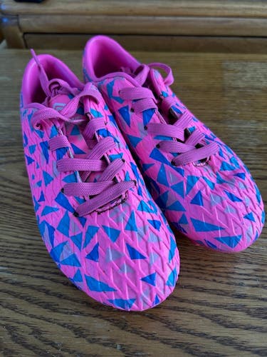Pink Unisex 2Y (Big Kids / Youth) Molded Cleats Cleats (Used)