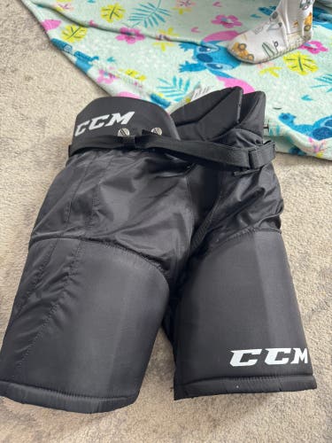 Black Large Kids Unisex CCM Shorts (Used)